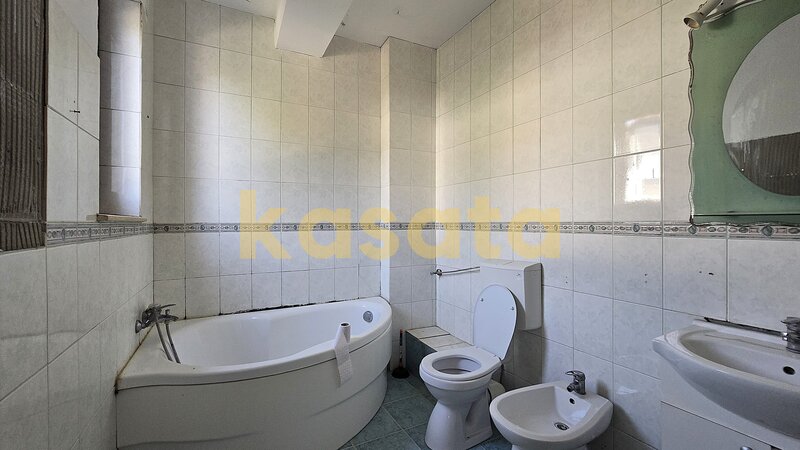 Vila Sisesti, Baneasa, 6 camere, curte, oportunitate